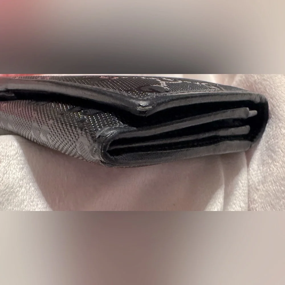 Gucci Black Guccissima Wallet – Authentic Timeless Design, Great Condition - Picture 6 of 16